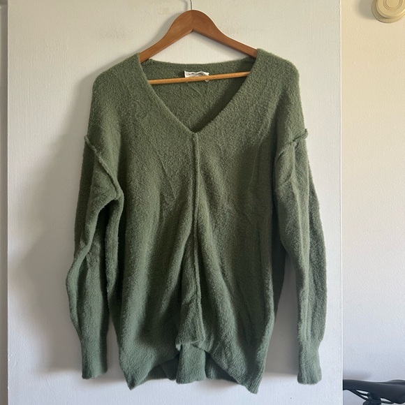 Aritzia Wilfred Free Green Hush Knit V-Neck Sweater size XS - Picture 4 of 9